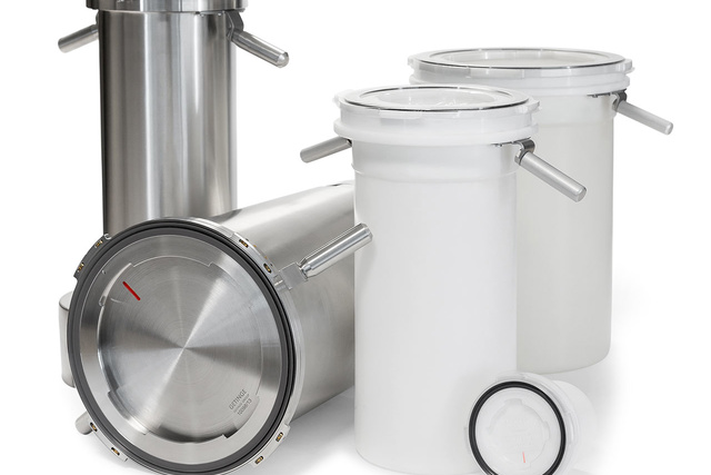 The DPTE® Beta Containers are available in stainless steel or polyethylene with various diameters and lengths.
