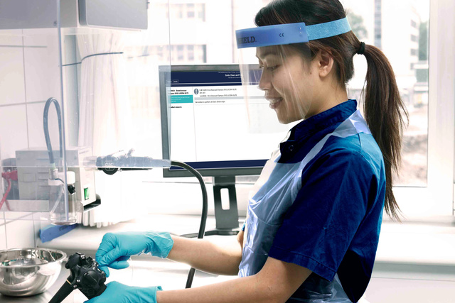 T-DOC assistant cleaning endoscope