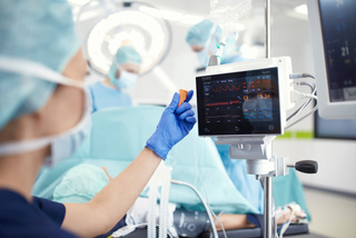 Blood flow monitoring for fluid management